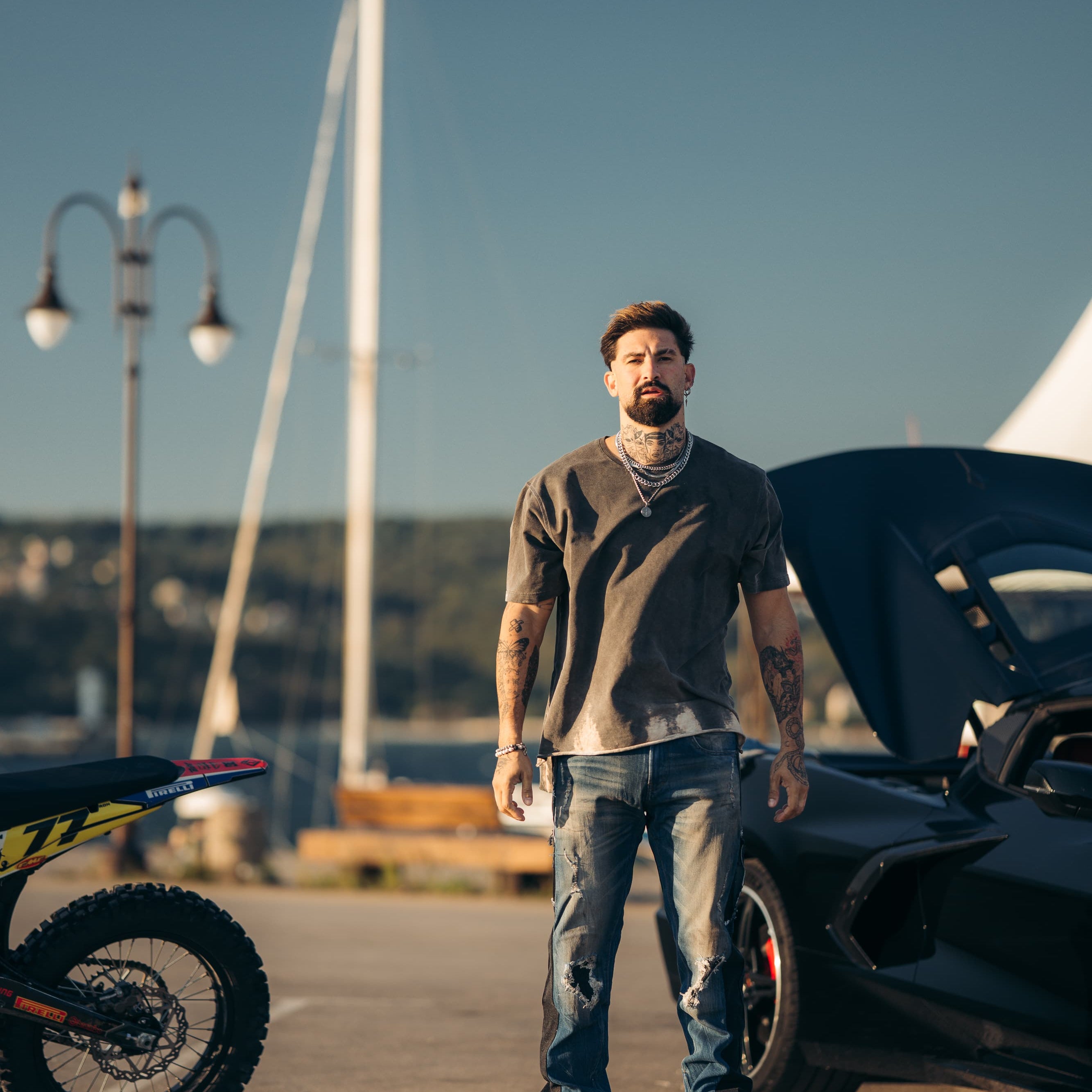 Hybrid Black / Vintage Indigo Jeans