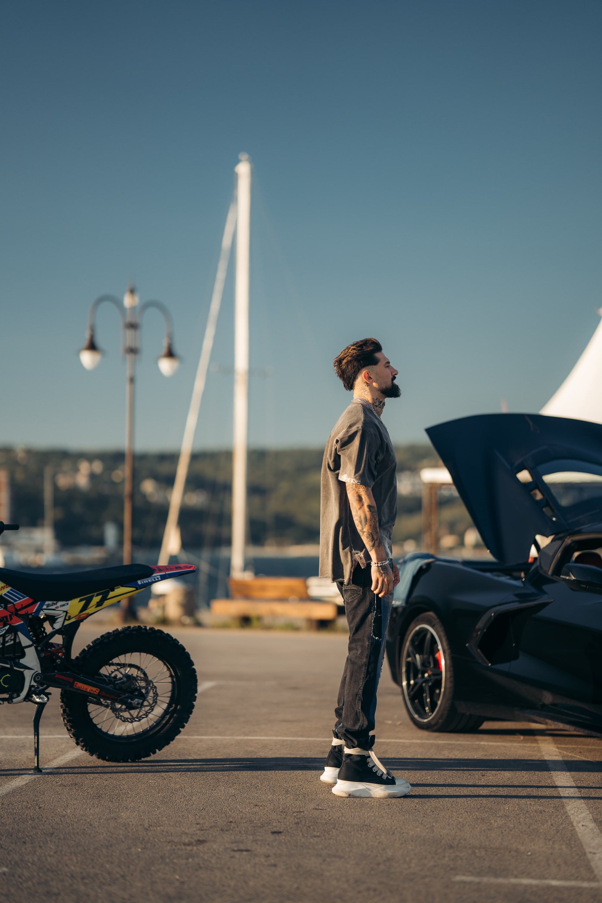 Hybrid Black / Vintage Indigo Jeans