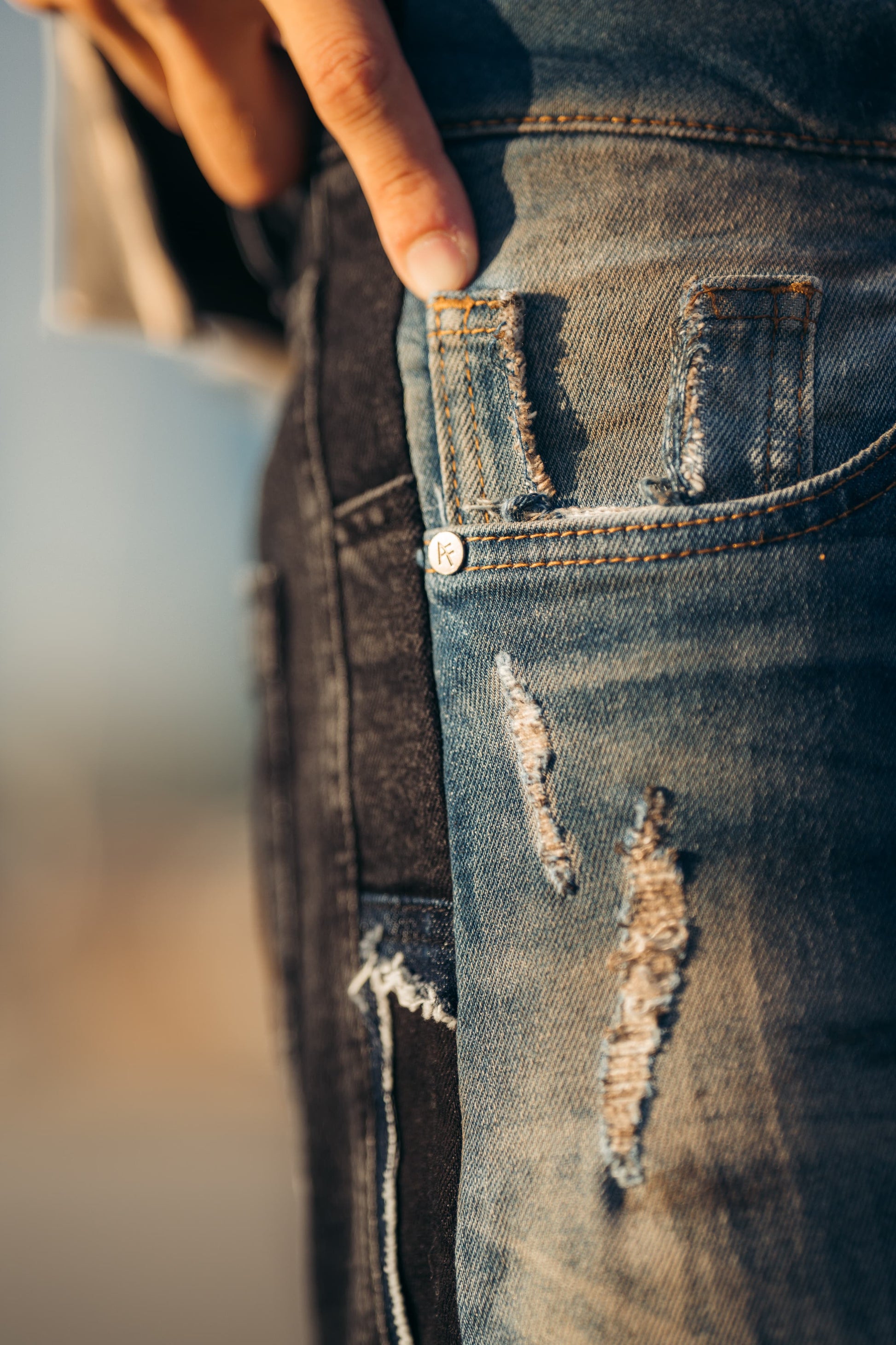 Hybrid Black / Vintage Indigo Jeans