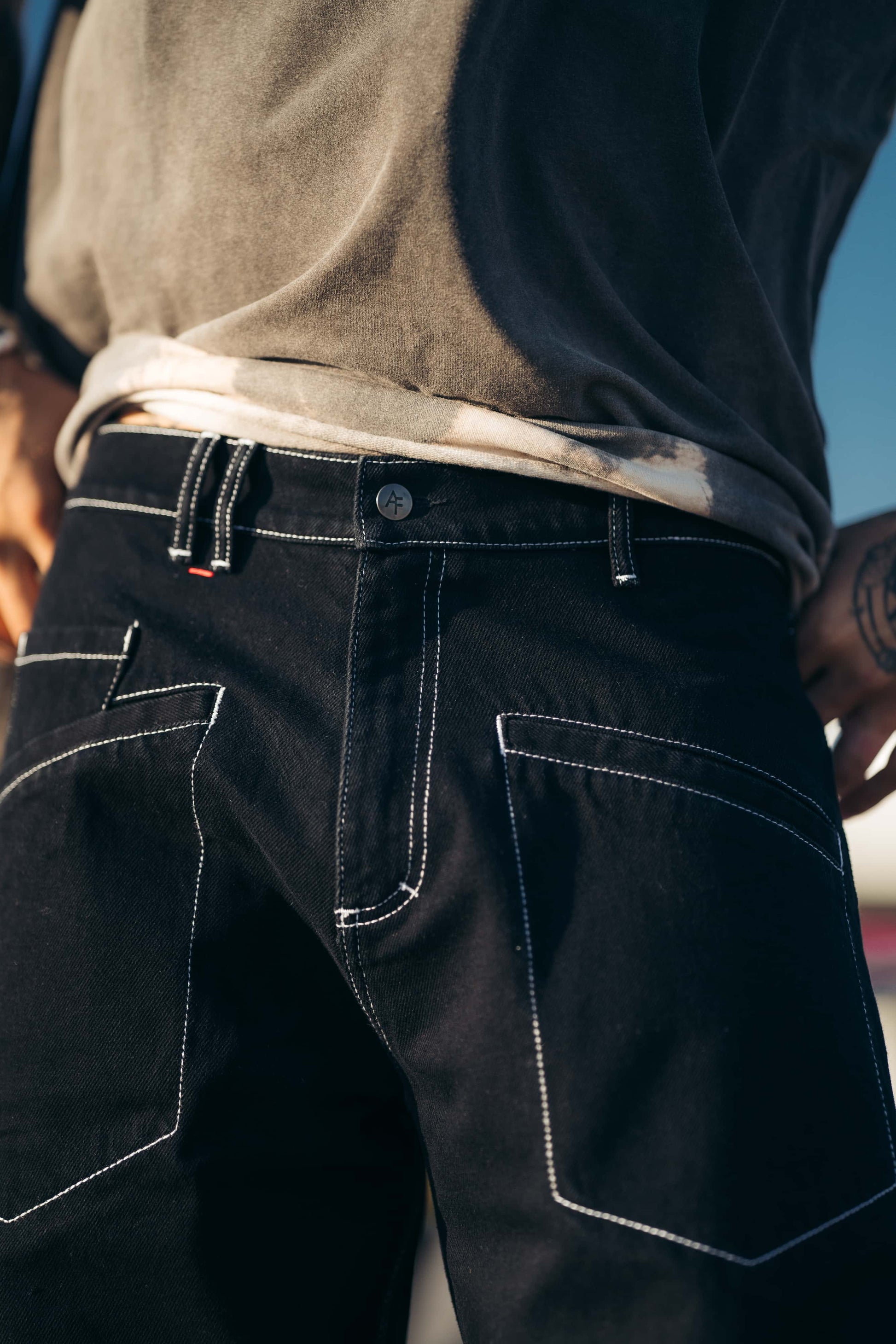 Reborn Raw Black Contrast Jeans